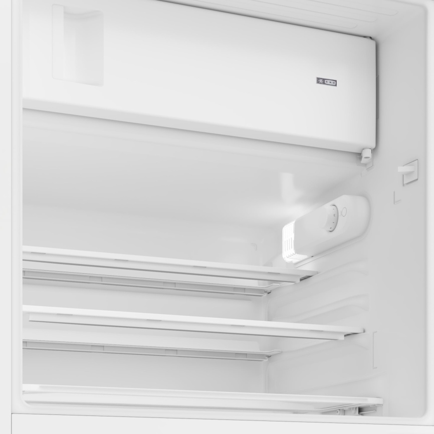 Встраиваемый однокамерный холодильник Indesit IBUD 109 фото 3